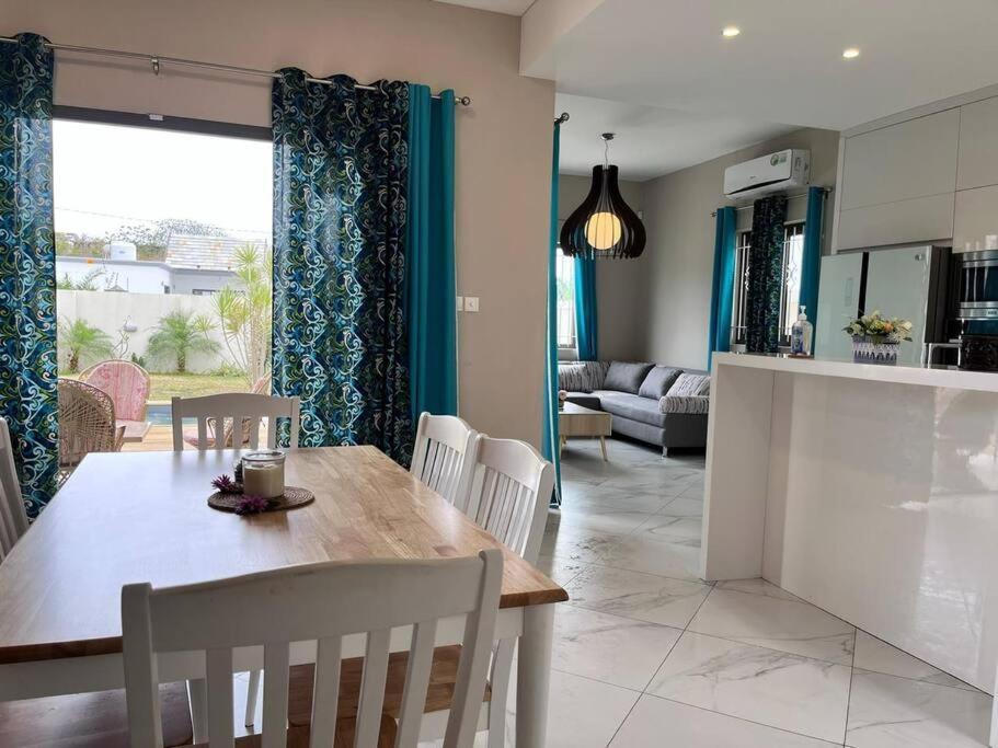 بيت للعطل Solara - 2 Bedrooms - Air Cond - Pool - Garden - Bbq غراند بايَ