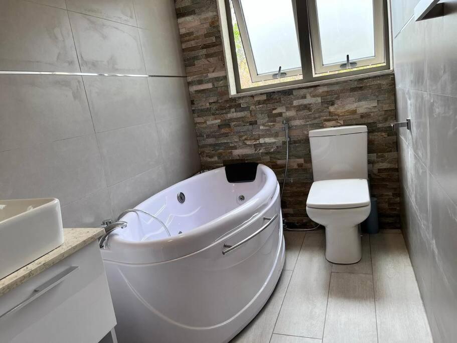 بيت للعطل Solara - 2 Bedrooms - Air Cond - Pool - Garden - Bbq *